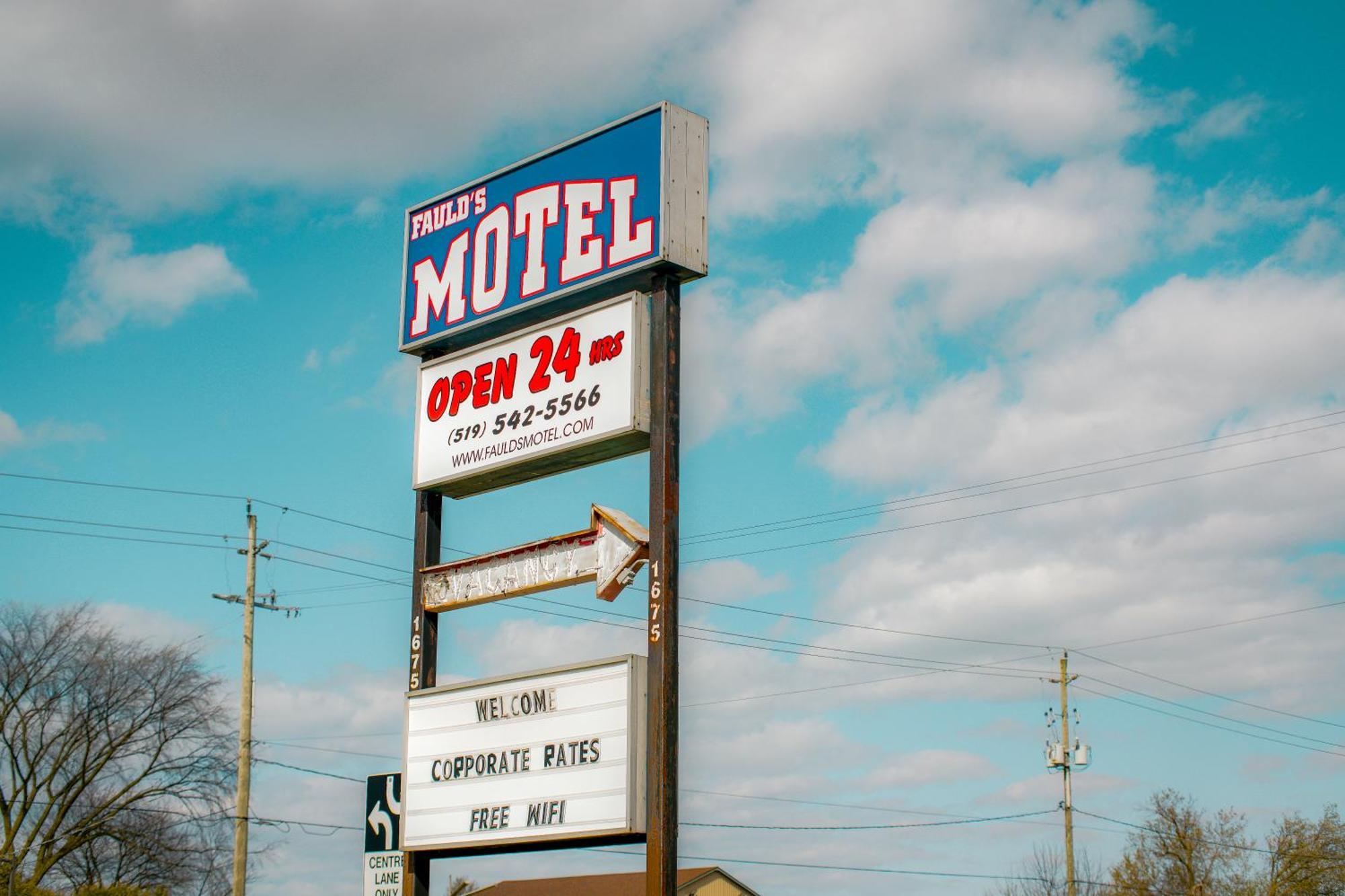Faulds Motel Sarnia Exterior foto
